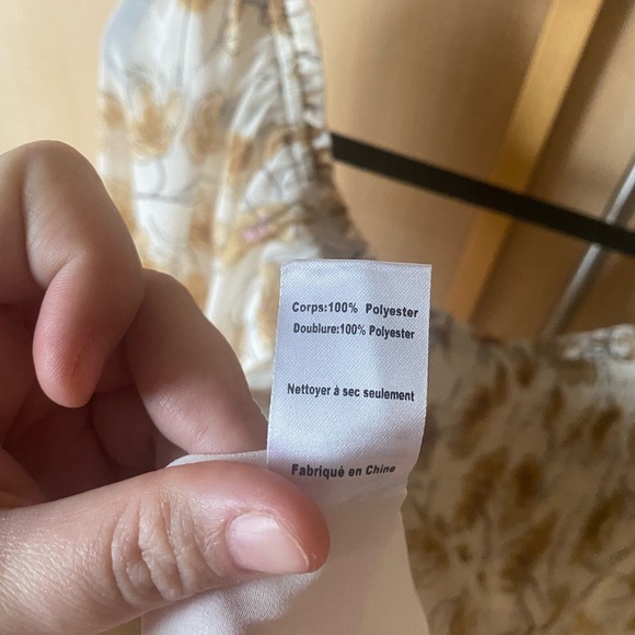 Astr The Label Andromeda Floral Blouse Size Medium - Picture 8 of 8